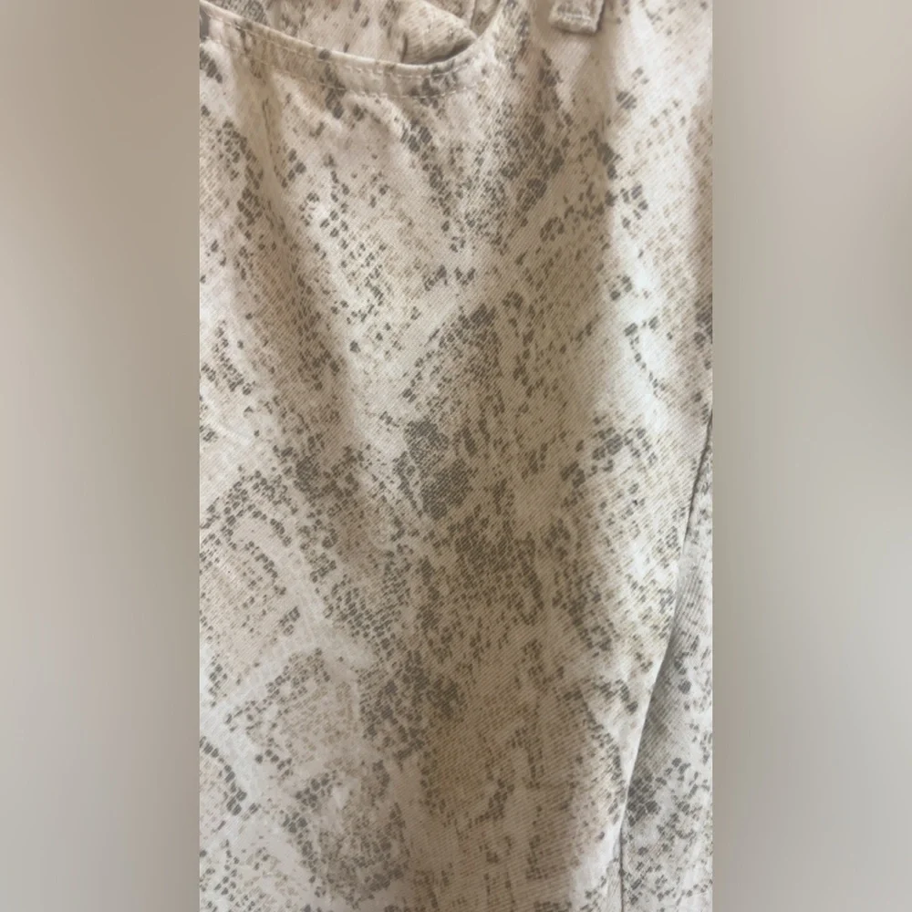 Wild Fable cream Snakeskin Low-Rise Baggy Jeans Rigid Denim 31” Inseam NWT
